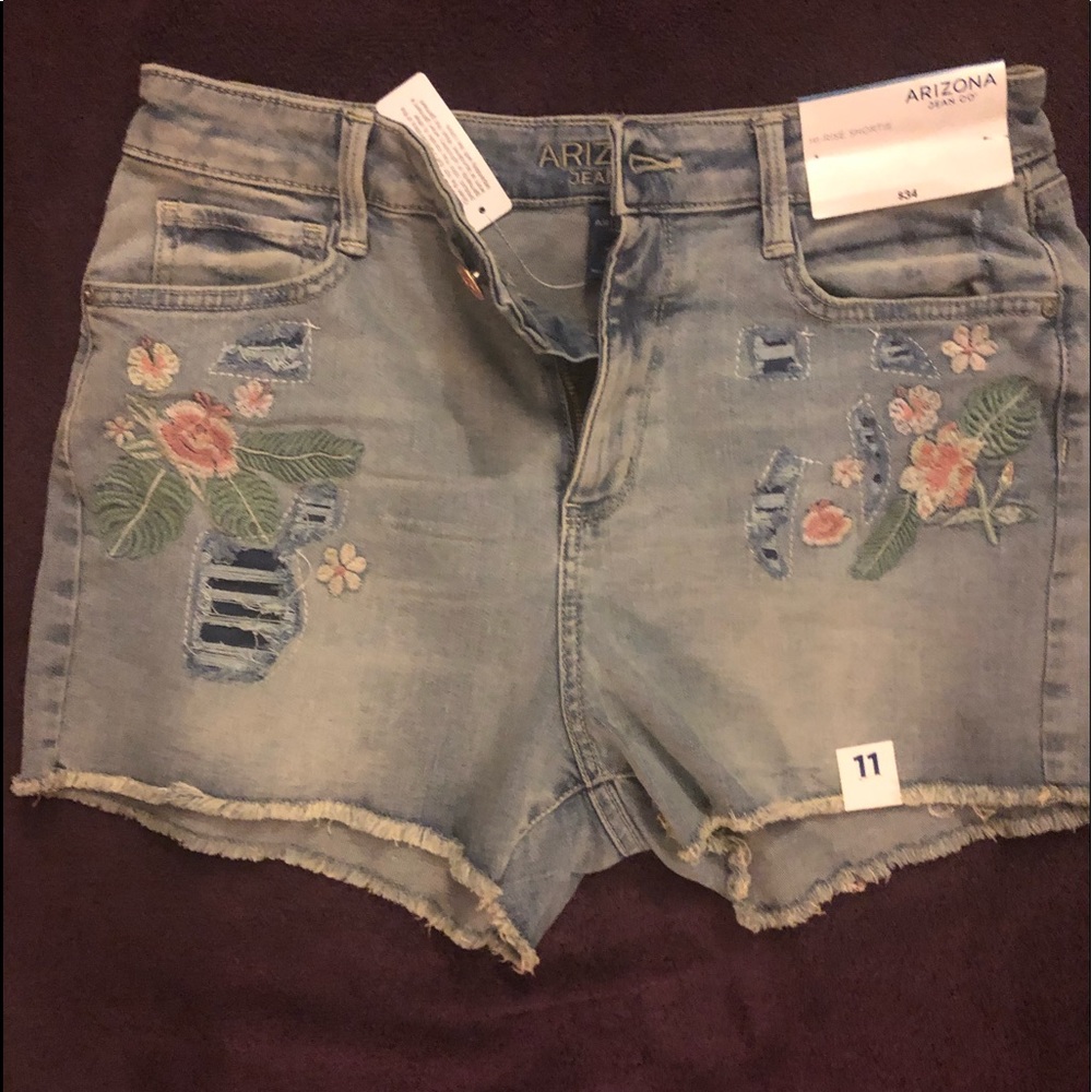 Arizona distressed cut off shorts size 11